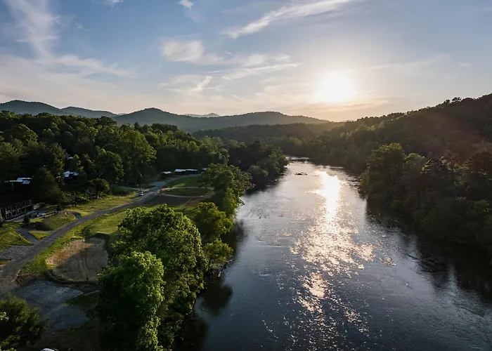 Asheville River Cabins, Worldhotels Backdrop